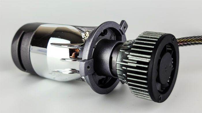 LED лампи автомобільні з лінзою DriveX LE-01 H4 H/L 6000K 31W/41W